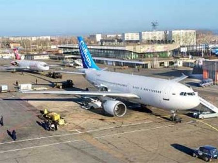 Плановый ремонт взлетно-посадочной полосы и заделка деформационных швов в аэропорту Иркутска