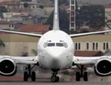 Российский самолет выехал за пределы полосы в аэропорту в Болгарии